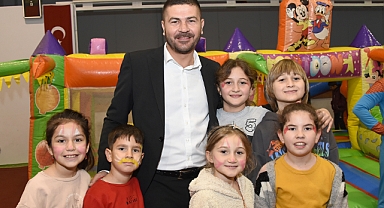 Foça'da tatil şenlikleri çocukları mutlu etti