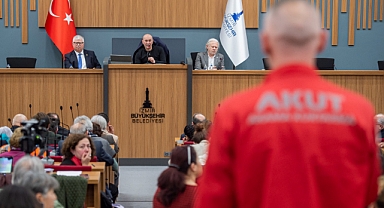 İzmir Büyükşehir Belediye Başkanı Tunç Soyer : “Her depremzedeye 10’ar bin lira kira desteği vermek istiyoruz”