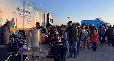 İzmir ekibi koordinasyon merkezi için Hatay’da Çadırlar hızla kuruldu