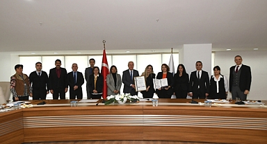 Karabağlar'a Toplam Kalite Yönetimi Belgesi “ISO 9001”