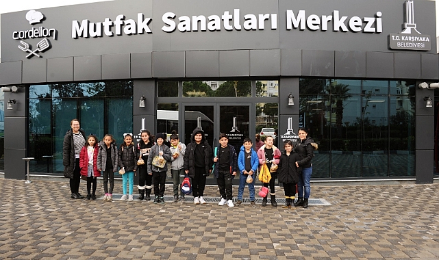 Karşıyaka'da geleceğin şefleri mutfakta
