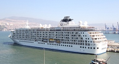 2023’ün ilk kruvaziyer gemisi İzmir Limanı’nda