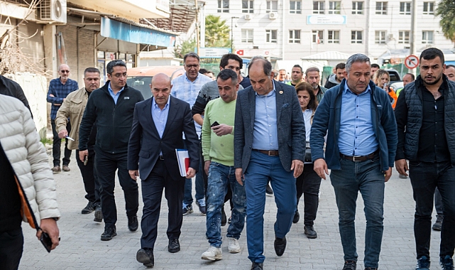 Başkan Tunç Soyer Osmaniye’deki depremzedelerle bir araya geldi “Niyetimiz siz ‘tamam’ diyene kadar yanınızda durmak”