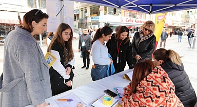 Bayraklı’nın öğrencileri “ücretsiz eğitimle” hayallerine kavuşuyor