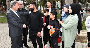 Bornova Belediye Başkanı Dr. Mustafa İduğ depremzede aileler ile buluştu