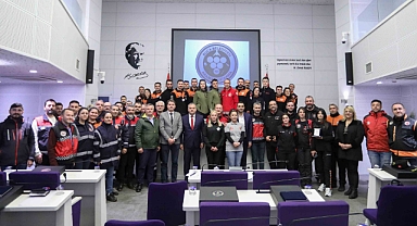 Buca’da depremin gerçek yüzü tartışıldı