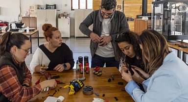 FabrikaLab İzmir’de Robotel üretildi