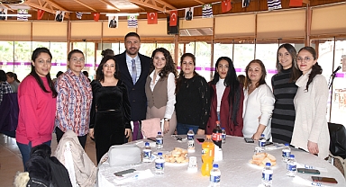 Foça Dünya Emekçi Kadınlar Gününü kutladı