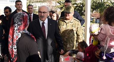 İzmir Valisi Yavuz Selim Köşger Foça'yı ziyaret etti