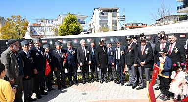 Karabağlar Belediyesi şehitlerimizi unutmadı