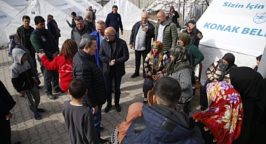 Konak Belediye Başkanı Abdül Batur'dan çadır kente ziyaret
