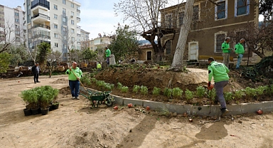Narlıdere Belediyesi'nin ilk yerleşim yeri Yukarıköy restorasyonu sürüyor