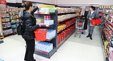 Buca Halk Market vatandaşın yüzünü güldürdü
