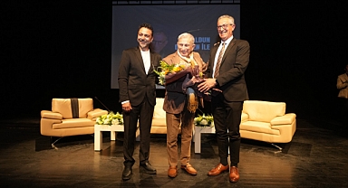 Haldun Dormen Gaziemir sahnesinde