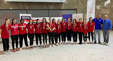 İzmir’e sutopunda çifte kupa