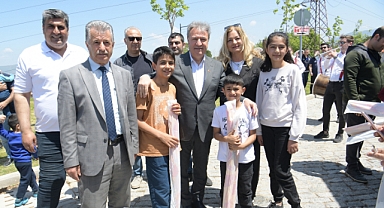 Bornova Çamkule’de gökyüzü uçurtmalarla renklendi