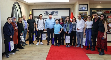 Buca'da Dereceye girenlere ödülleri Başkan Erhan Kılıç’tan