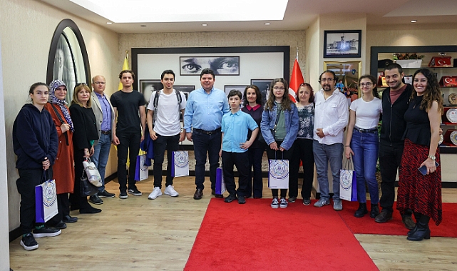 Buca'da Dereceye girenlere ödülleri Başkan Erhan Kılıç’tan