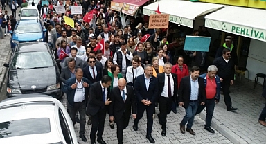 Dikili’de miting gibi karşılama