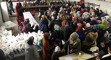 Narlıdere Belediyesi, ihtiyaç sahibi ailelerin öğrencilere beslenme desteği sağlamaya devam ediyor