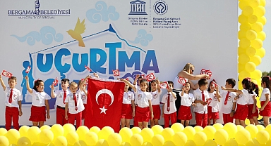 Bergama UNESCO'ya girişinin 9. yılını uçurtmalarla kutladı