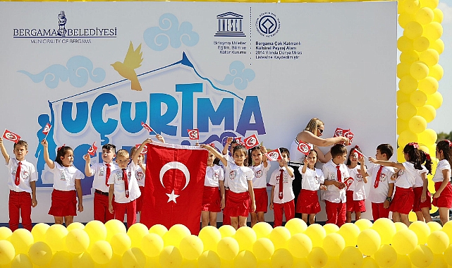 Bergama UNESCO'ya girişinin 9. yılını uçurtmalarla kutladı