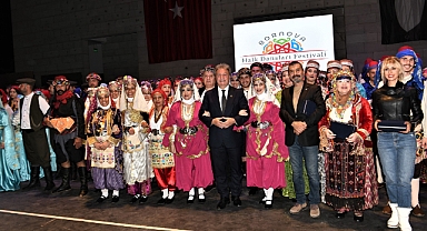 Bornova’da Balkan dansları rüzgarı esti