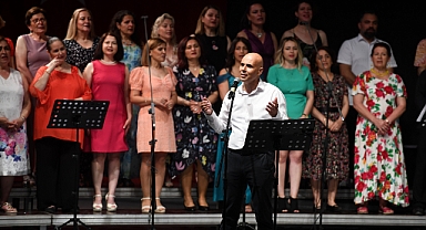 Bornovalılar türkülerle “Yaza merhaba” dedi