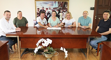 Efes Selçuk Belediyesi geleceğin yüzücülerini yetiştirecek