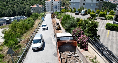 Narlıdere Belediyesi Aydın Soysal Sokak’ta asfaltlama çalışmalarına başladı