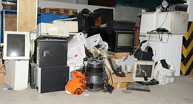 Karşıyaka’da elektronik atıklar tablete dönüşüyor
