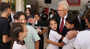 Ödemişli öğrencilere kırtasiye yardımı