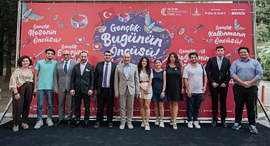 İzmir Büyükşehir Belediye Başkanı Tunç Soyer'den gençlere İEF çağrısı 