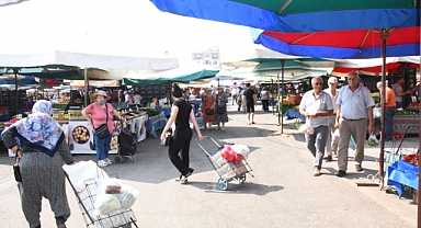 Torbalı pazarı yeni yerine taşındı