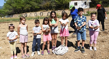 Bornova Belediyesi’nden kışlık sebze tohumları