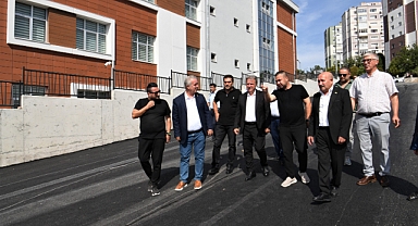 Bornova’da yollar yenileniyor