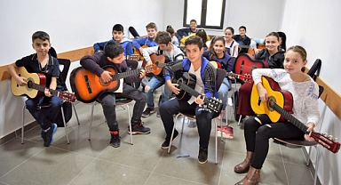 Bornovalılar için hobi edindirme kursları başlıyor