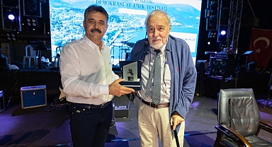 Dikili'de İlber Ortaylı ve Funda Arar konuk oldu