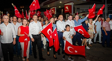Dikili'de Zafer Bayramı Festival Gibi Geçti