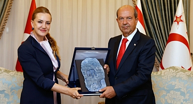 Dokuz Eylül Üniversitesi (DEÜ) Rektörü Prof. Dr. Nükhet Hotar, bir dizi ziyaretlerde bulunmak için Kuzey Kıbrıs Türk Cumhuriyeti’ne (KKTC) gitti