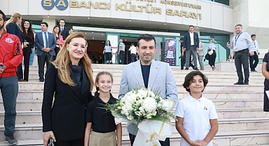 Dokuz Eylül Üniversitesi’nde düzenlenen ‘Milli Teknoloji Hamlesi’nin Bayraktarı Selçuk Bayraktar DEÜ’de’ isimli etkinliğe katıldı