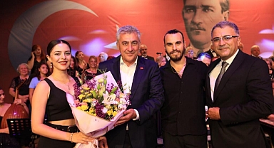 Güzelbahçe Belediyesi’nden Zafer Korteji ve Konser