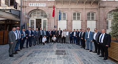 İzmir Büyükşehir Belediyesi esnafla el ele olmaya devam edecek