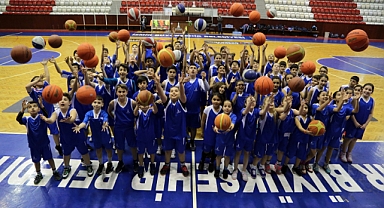 İzmir'de spor okullarında yeni dönem başladı