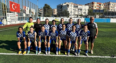Konak Belediyespor U17 Kız Futbol Takımı şampiyonluk yolunda