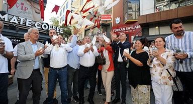Konak’ta Güvercinler Barış Umuduyla Uçtu