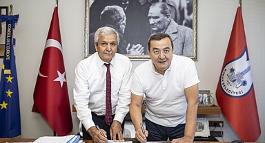 Konak'ta öğrencilere kırtasiye desteği