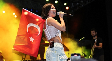 Menemen Belediyesi’nin 2.’sini düzenlediği Uluslararası Menemen Çömlek Festivali, ikinci gününde de birbirinden güzel etkinliklere sahne oldu