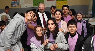Menemen'de soru bankaları evlere giriyor