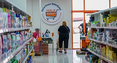 Seferihisar'da Halk Market ve Halk Giyim Seferihisarlıların yüzünü güldürüyor